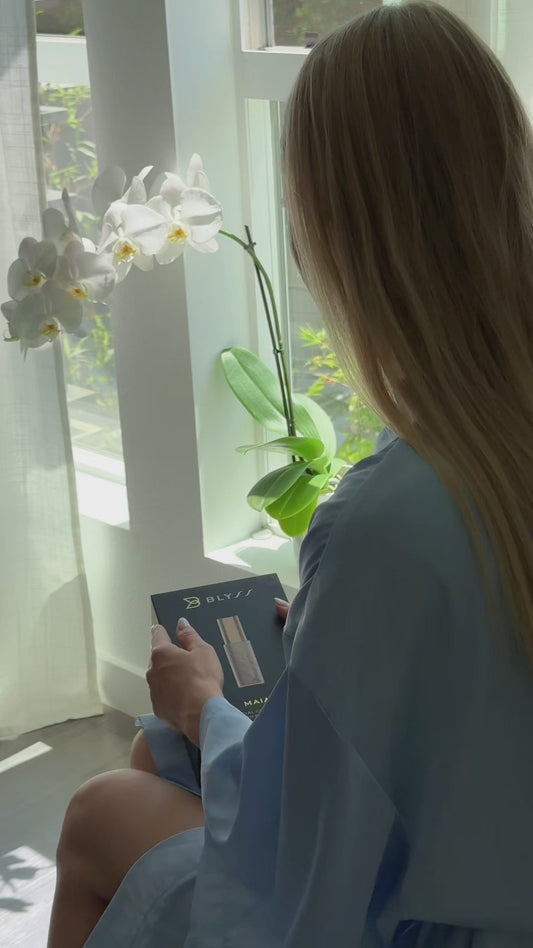 Blyss Maia – Sonic Facial Cleansing Brush & Eye Massager With Heating